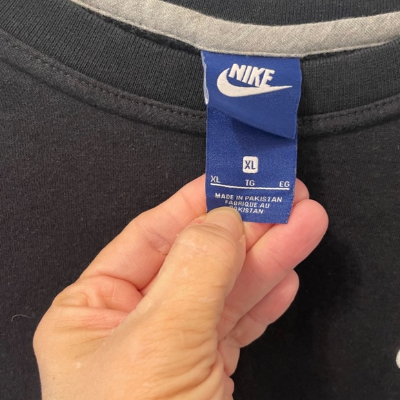 Nike Black Crewneck Sweatshirt, XL - Picture 4 of 6